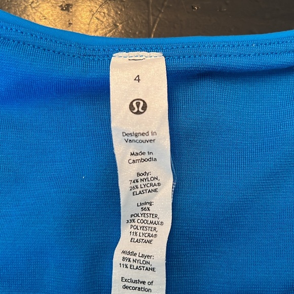 NWOT Lululemon tank top with built in bra. Size 4. Never worn. - Picture 2 of 5